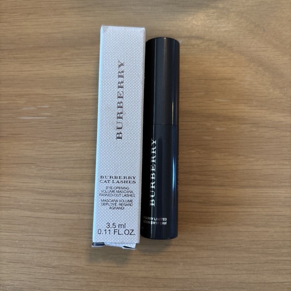 Burberry Other - Burberry Cat Lashes  Volumizing Lash Curl Smudge-Proof Mascara 01 Jet Black